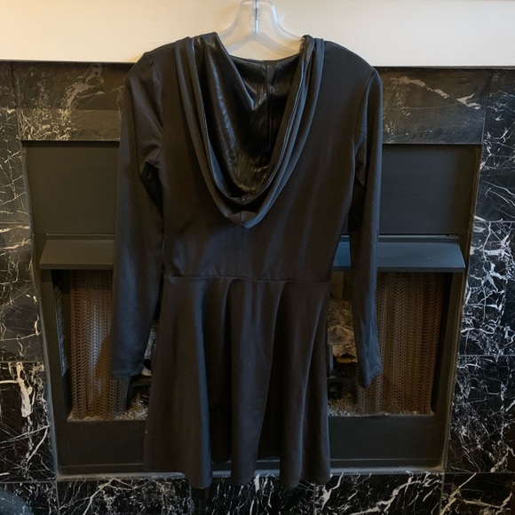 Skeleton Dress - Picture 2 of 2